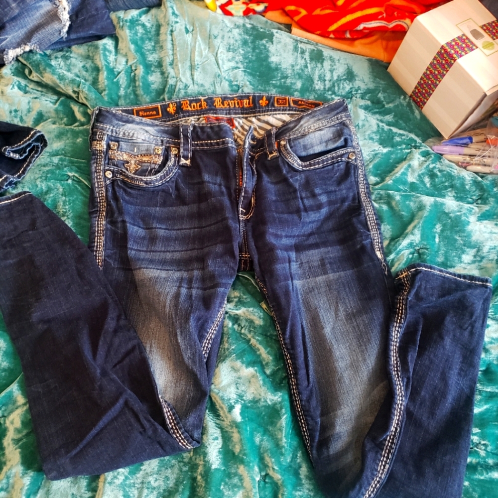 ROCK REVIVAL SKINNY HENNA STYLE JEANS